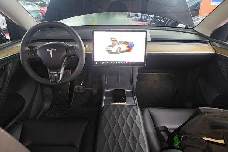 Tesla Model Y 2023 #10 Tesla Model Y 2023 car image #10