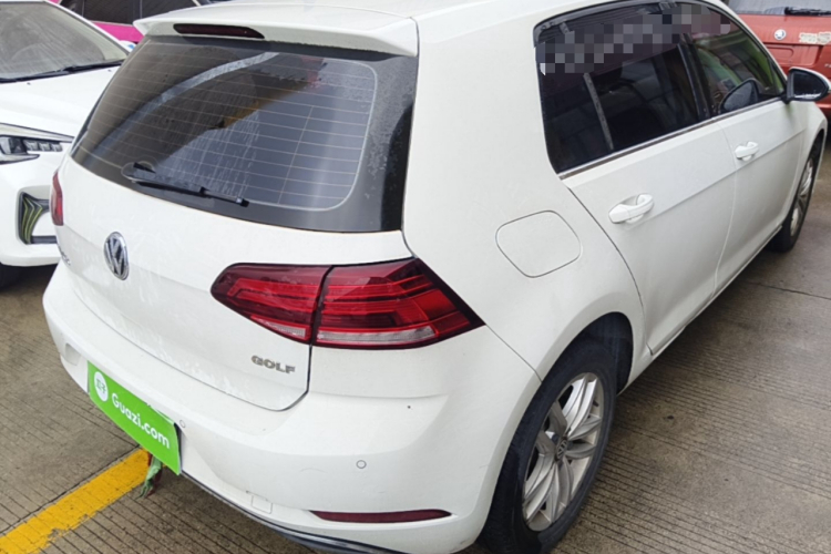 Volkswagen Golf 2019 car image #7