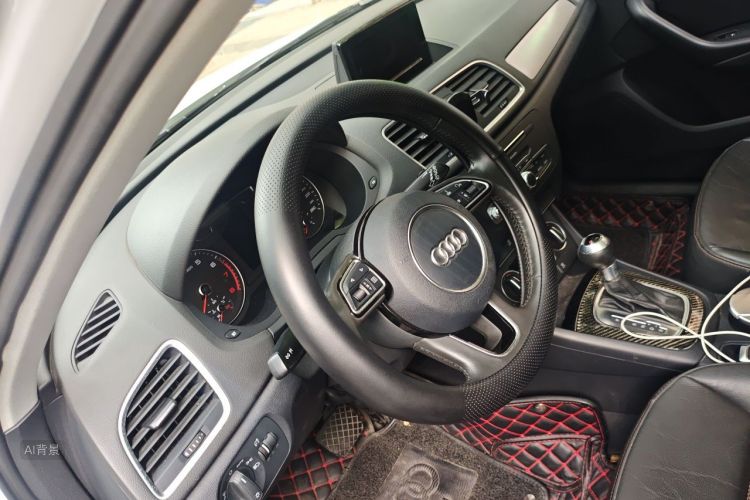 Audi Q3 2018 car image #12
