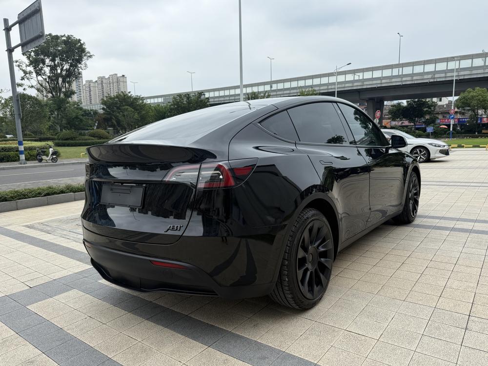 Tesla Model Y 2021 #7 Tesla Model Y 2021 car image #7