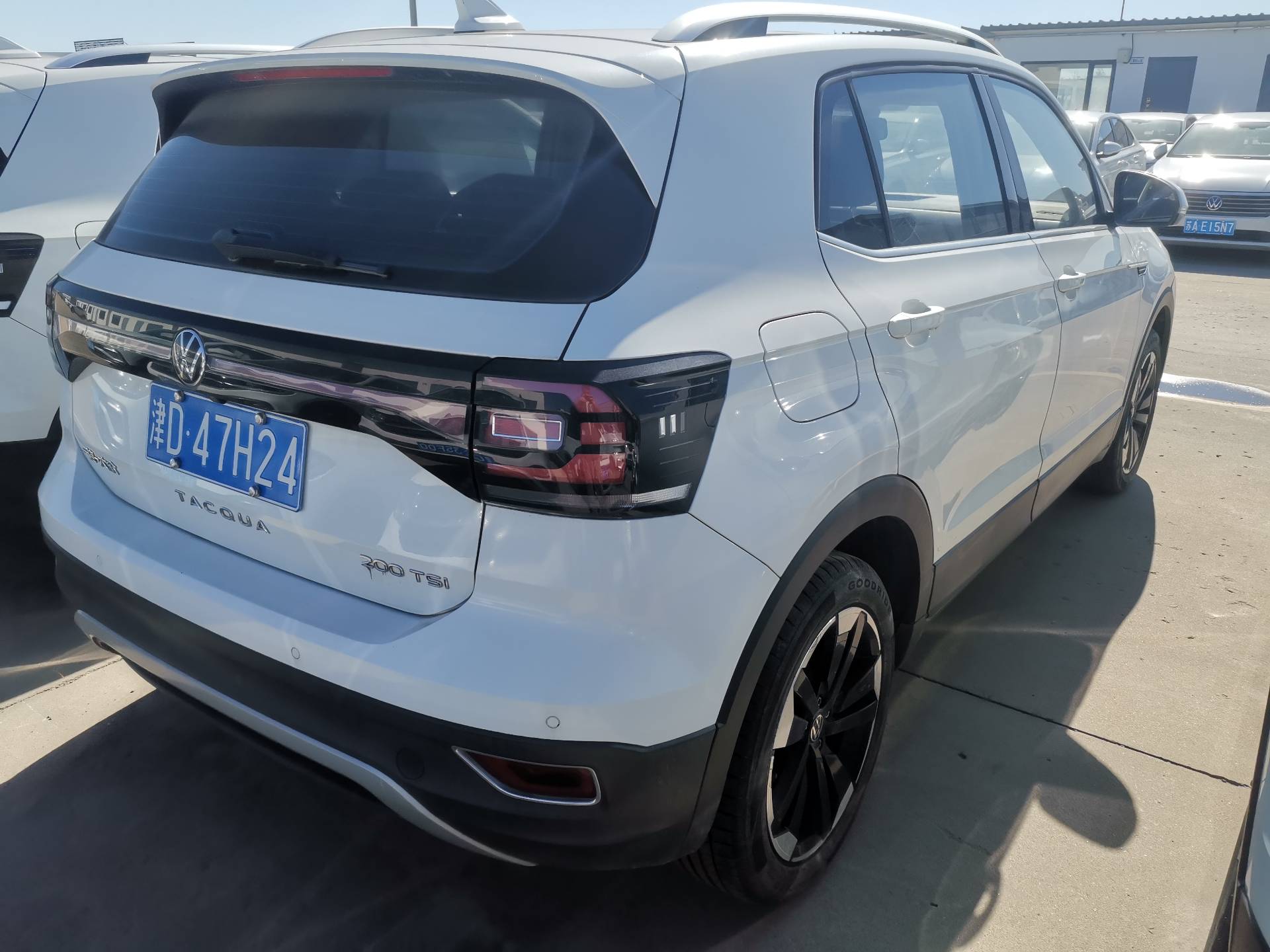 2023 car image #4