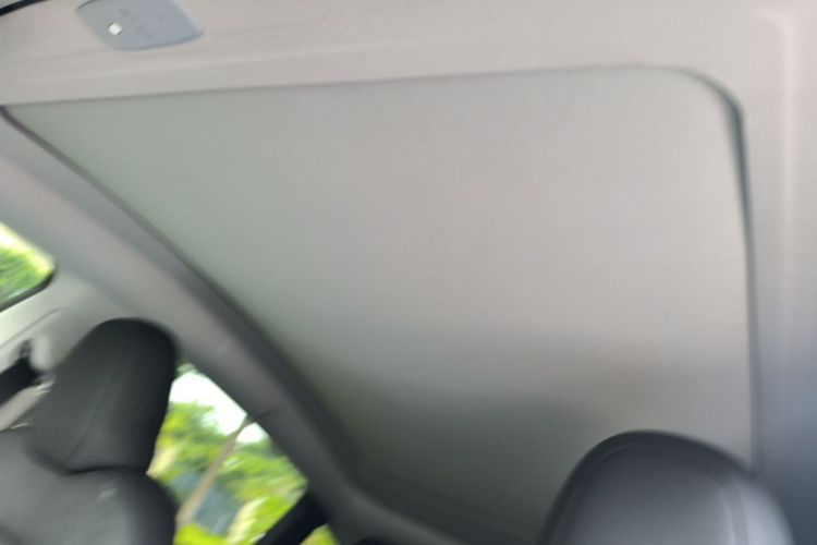 Tesla Model Y 2024 car image #16