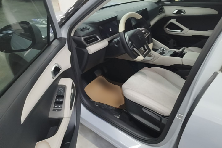 BYD YuanUP 2024 car image #16