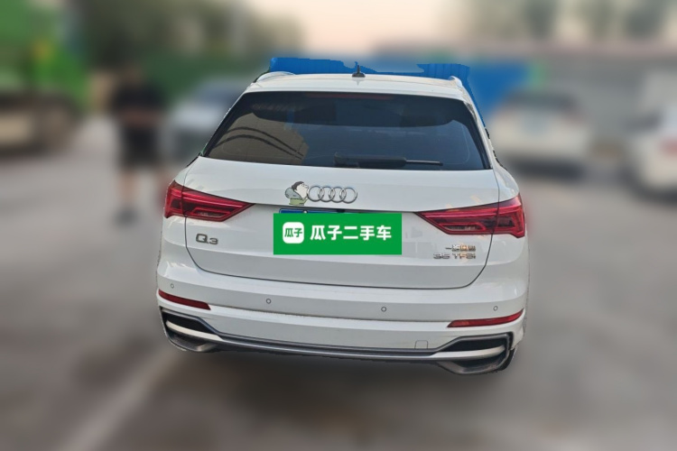 Audi Q3 2020 car image #4