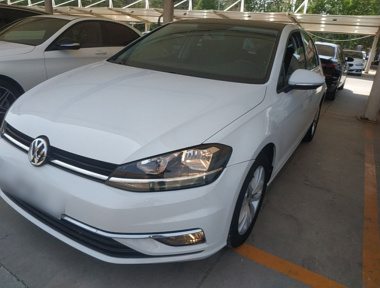 Volkswagen Golf 2019 car image 