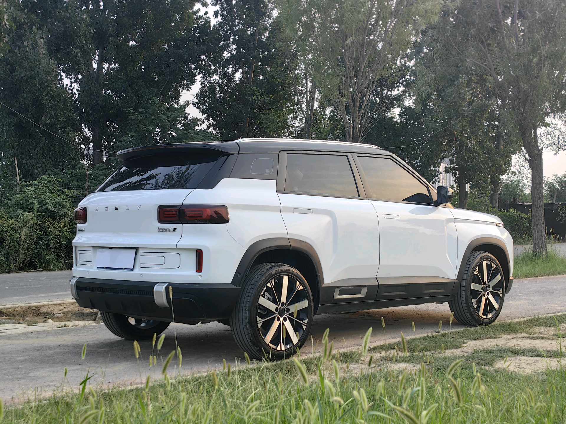 GEELY ICON 2023 car image #5