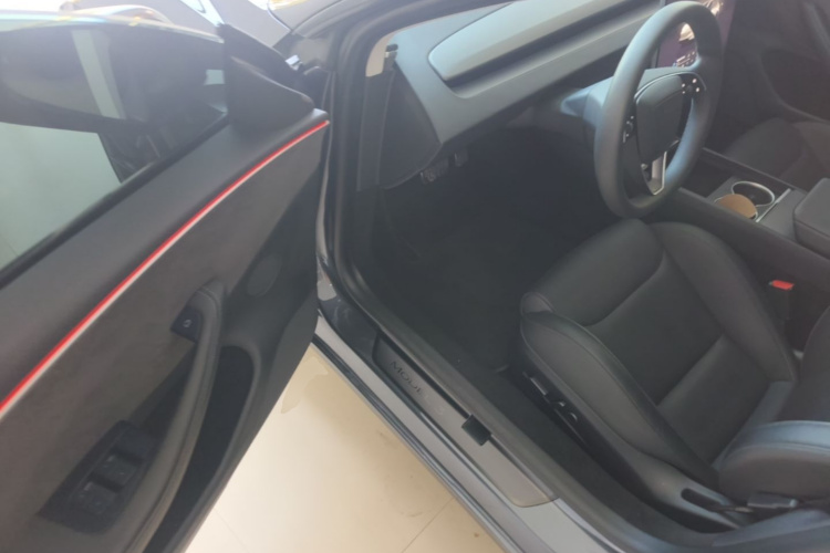 Tesla Model 3 2024 #16 Tesla Model 3 2024 car image #16