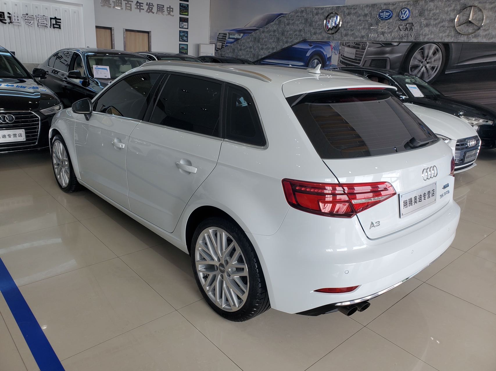 Audi A3 2018 car image #6
