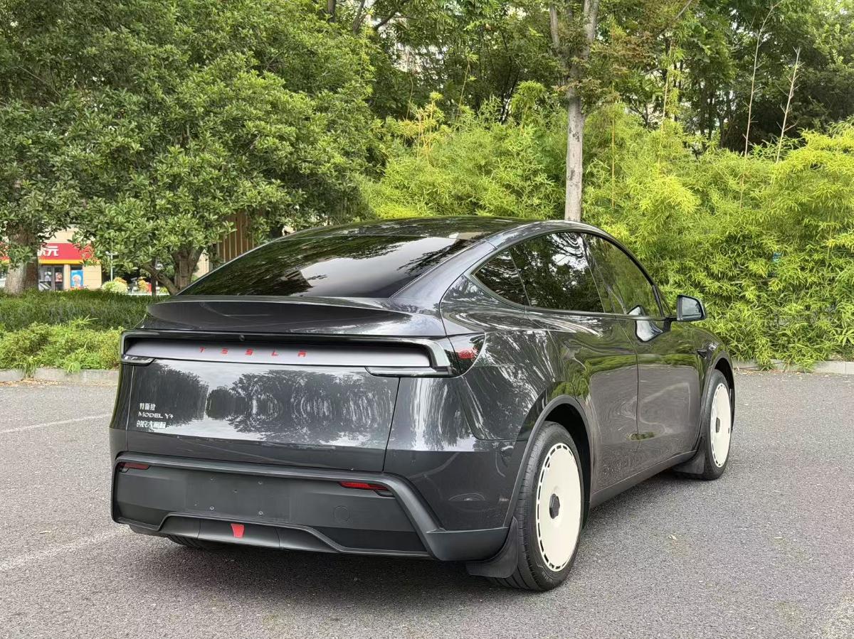 Tesla Model Y 2025 #13 Tesla Model Y 2025 car image #13