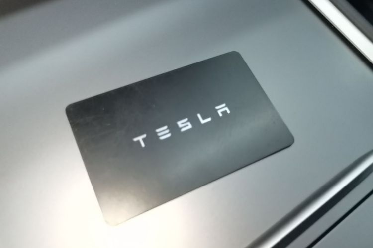 Tesla Model Y 2022 #9 Tesla Model Y 2022 car image #9