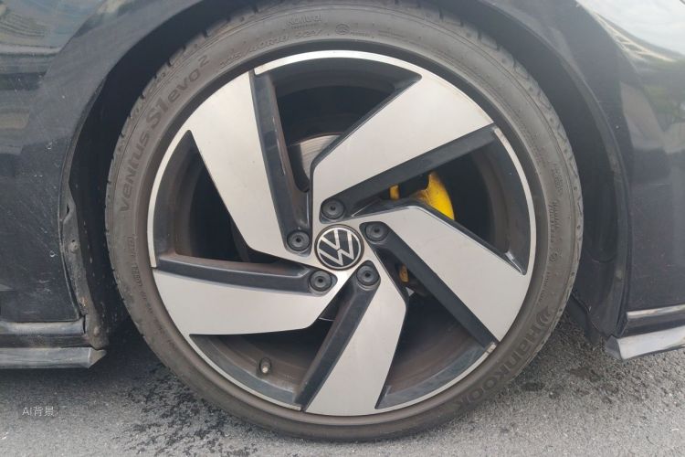 Volkswagen Golf 2018 car image #9