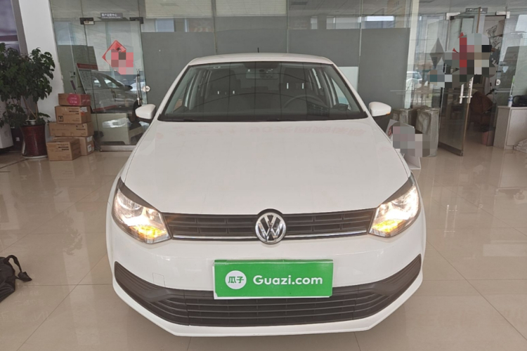 Volkswagen Polo 2018 car image #3