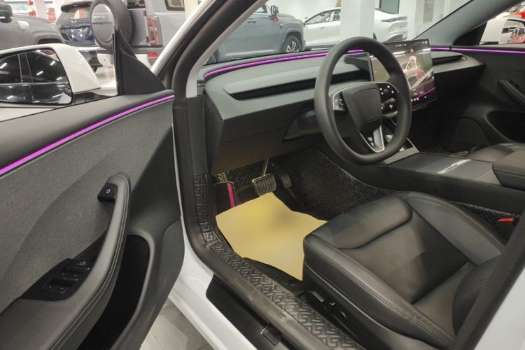 Tesla Model 3 2025 #16 Tesla Model 3 2025 car image #16