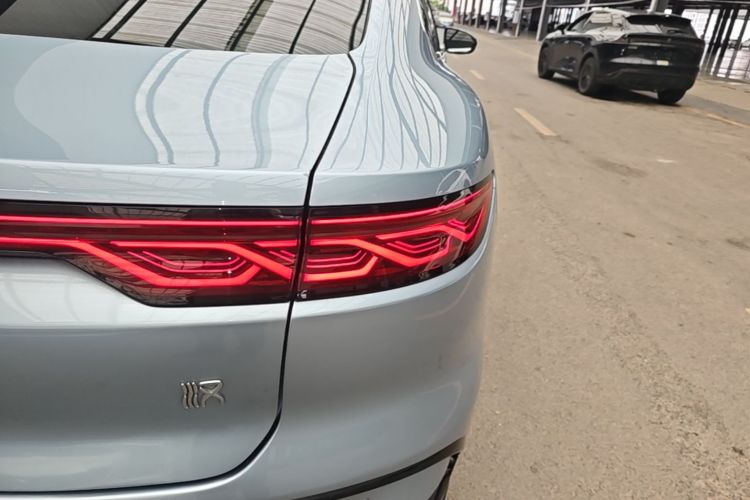 BYD Han 2023 car image #8