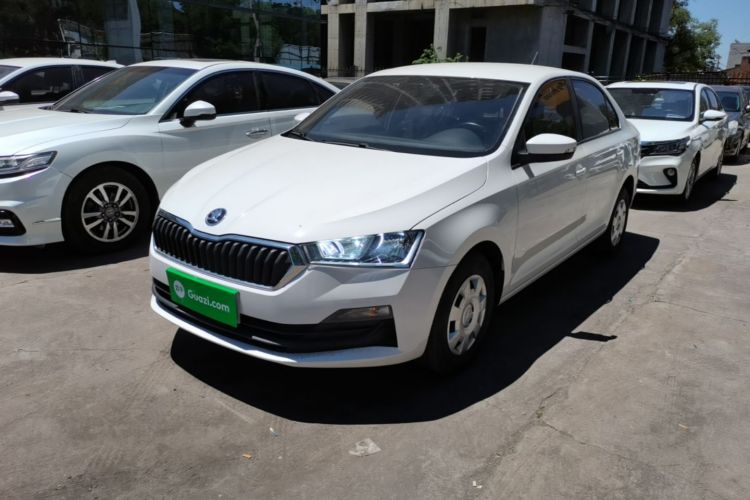 Skoda Rapid 2023 car image #2