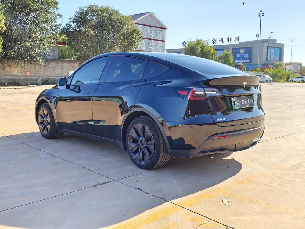 Tesla Model Y 2023 #5 Tesla Model Y 2023 car image #5