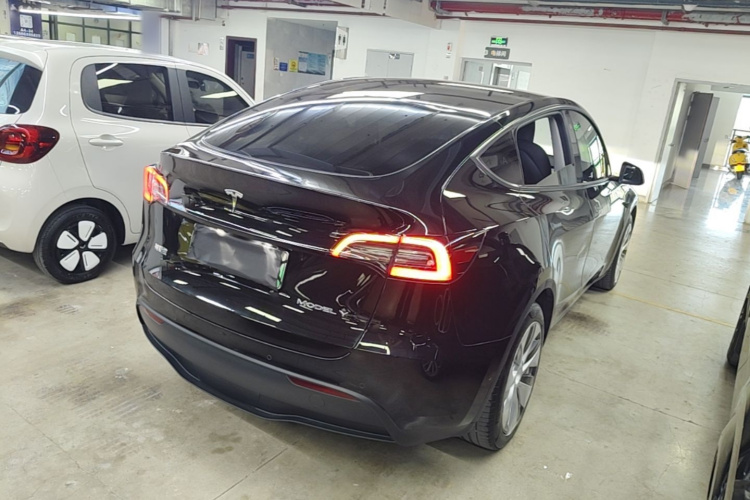 Tesla Model Y 2022 #7 Tesla Model Y 2022 car image #7