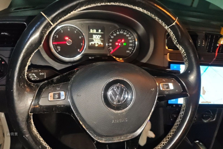 Volkswagen Polo 2017 car image #12