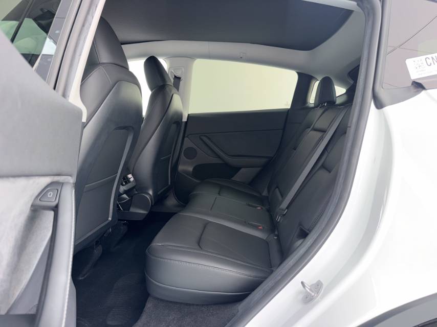 Tesla Model Y 2023 car image #6