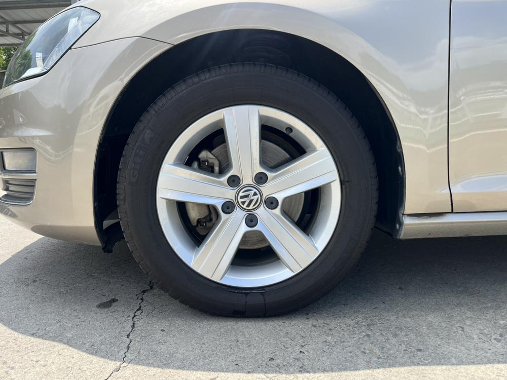 Volkswagen Golf 2017 car image #13