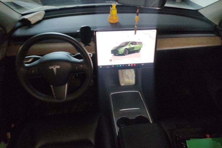Tesla Model Y 2022 #7 Tesla Model Y 2022 car image #7