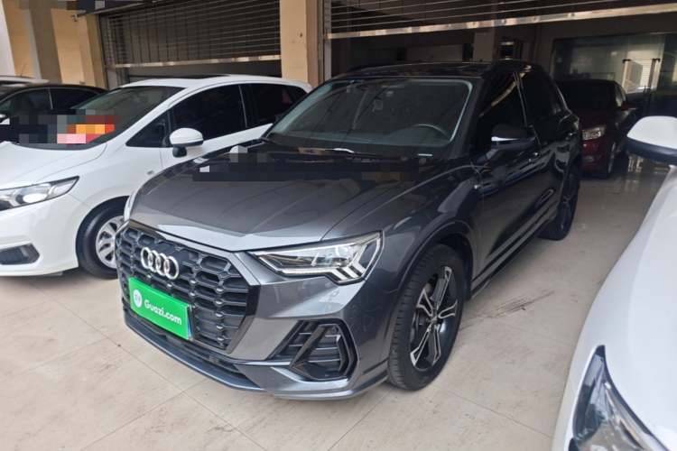Audi Q3 2020 car image #2