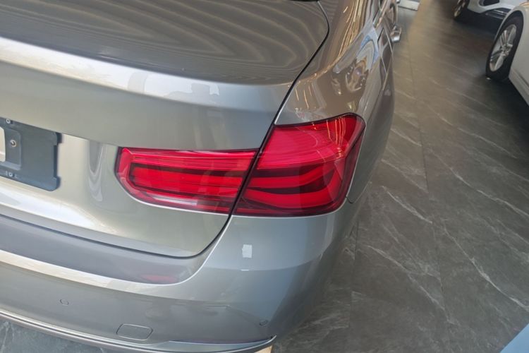 BMW 3 Series 2018 #8 BMW 3 Series 2018 car image #8