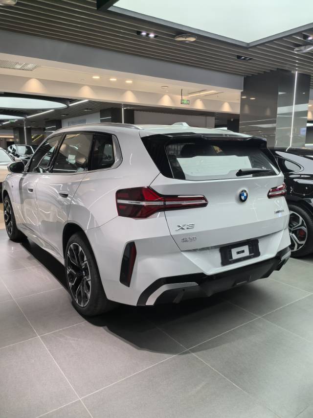 BMW X3 2026 car image #4