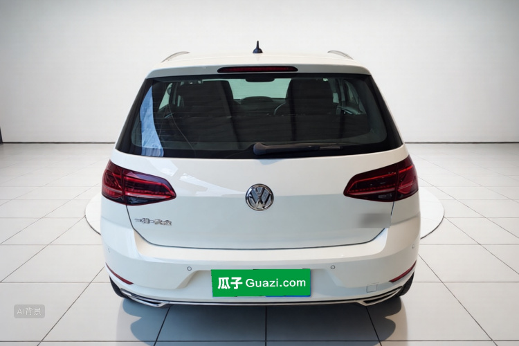 Volkswagen Golf 2020 car image #6