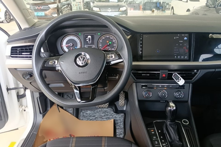 Volkswagen Lavida 2019 car image #11