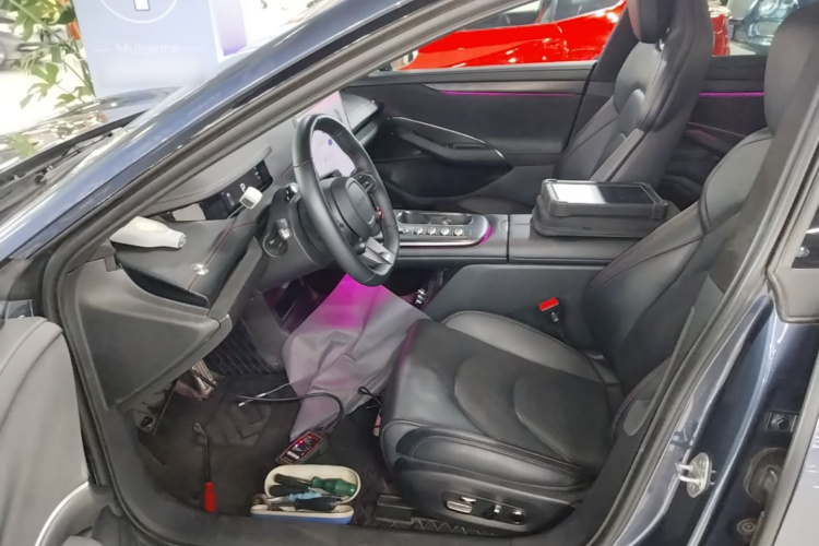 MI SU7 2024 image de voiture #15