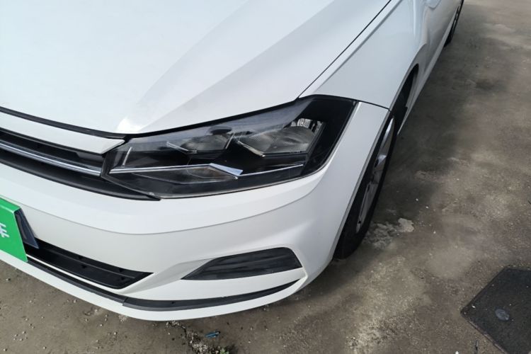 Volkswagen Polo 2022 car image #23