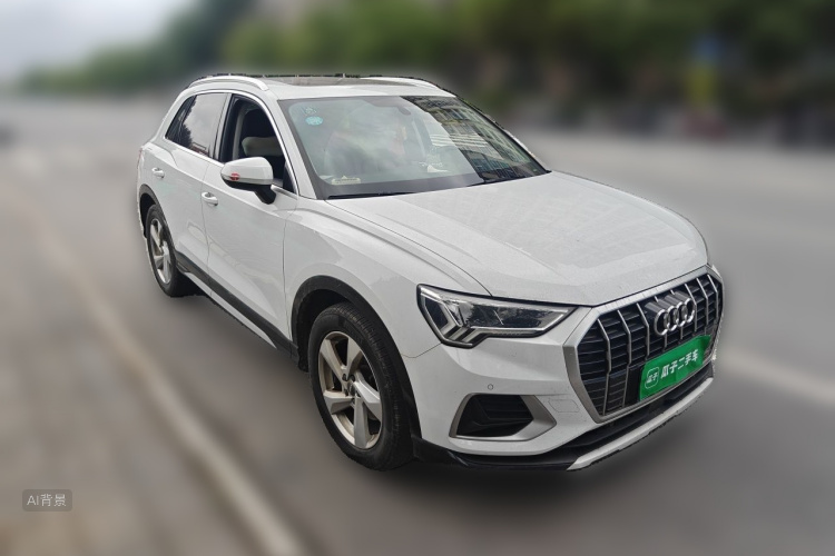 Audi Q3 2019 car image #4