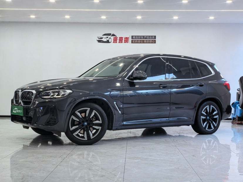 BMW iX3 2022 BMW iX3 2022 car image