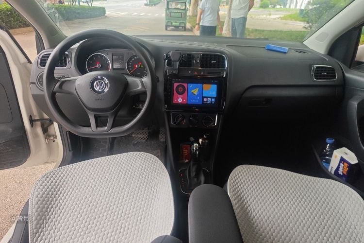 Volkswagen Polo 2015 #11 Volkswagen Polo 2015 car image #11