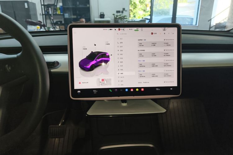 Tesla Model Y 2022 car image #13