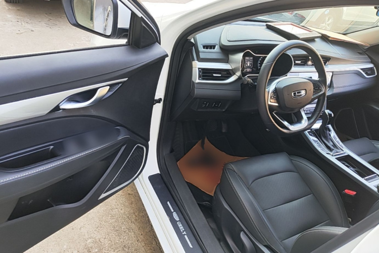 GEELY Emgrand 2021 car image #16