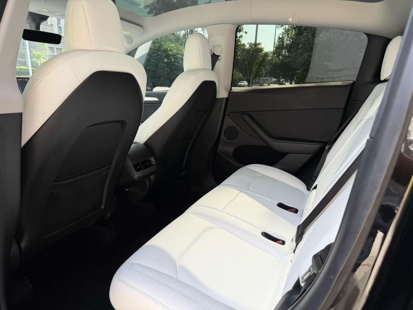Tesla Model Y 2021 #6 Tesla Model Y 2021 car image #6