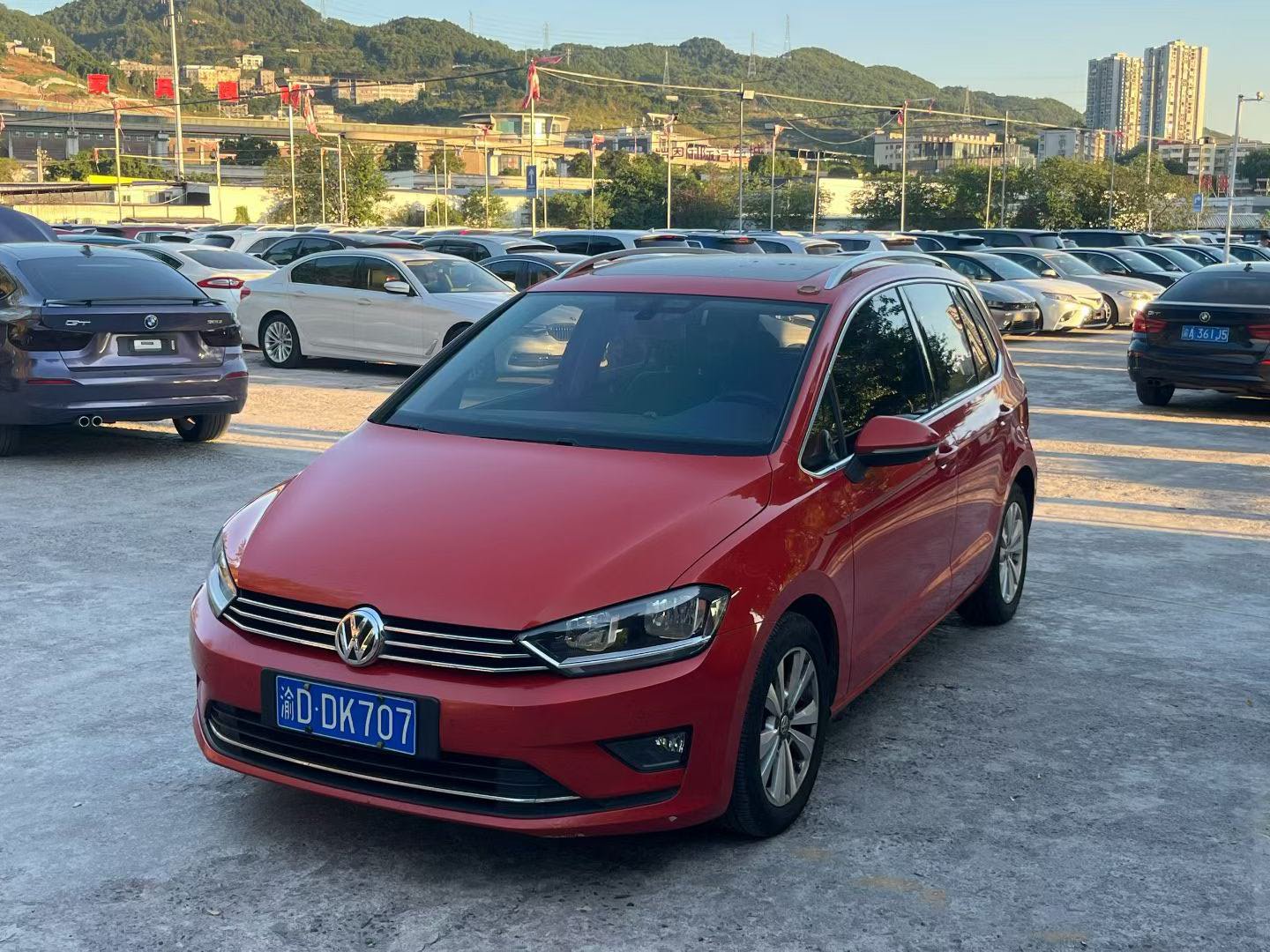 Volkswagen Golf Sportsvan 2017 Volkswagen Golf Sportsvan 2017 car image