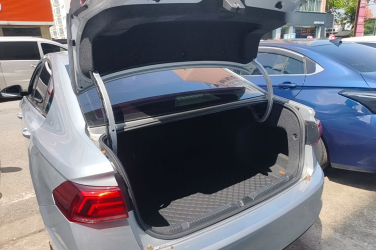 Volkswagen Bora 2019 car image #21