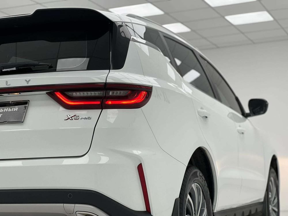 GEELY Vision X6 2022 car image #11