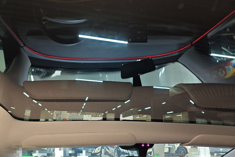 Tesla Model Y 2025 #18 Tesla Model Y 2025 car image #18