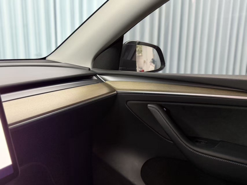 Tesla Model Y 2023 #6 Tesla Model Y 2023 car image #6