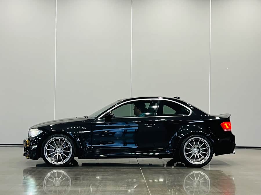 BMW 1 Series M 2012 car image #6