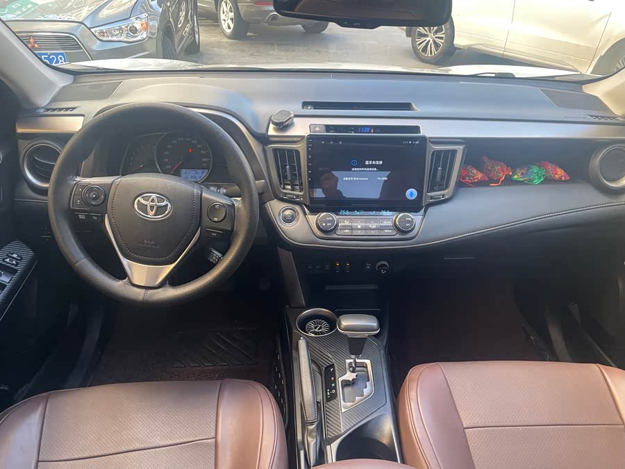 Toyota RAV4 2016 imagen de coche #6