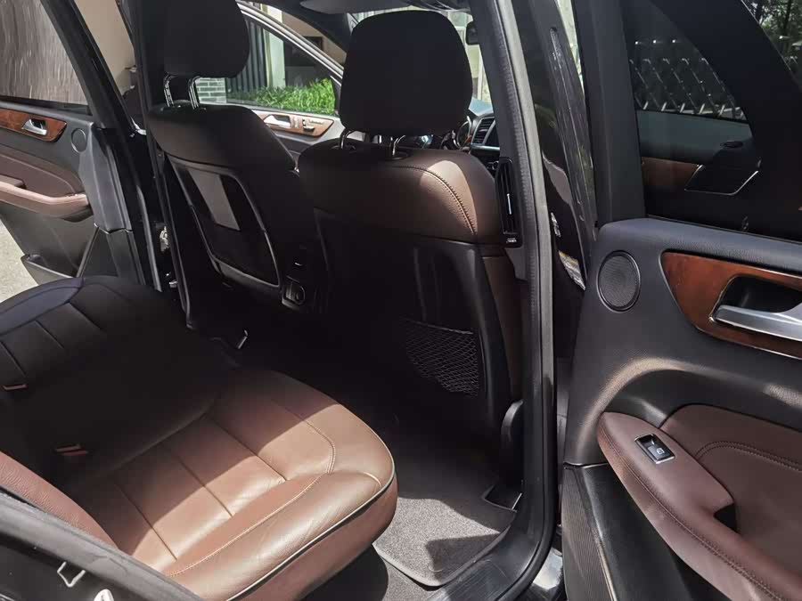 Mercedes-Benz M Class 2013 car image #6