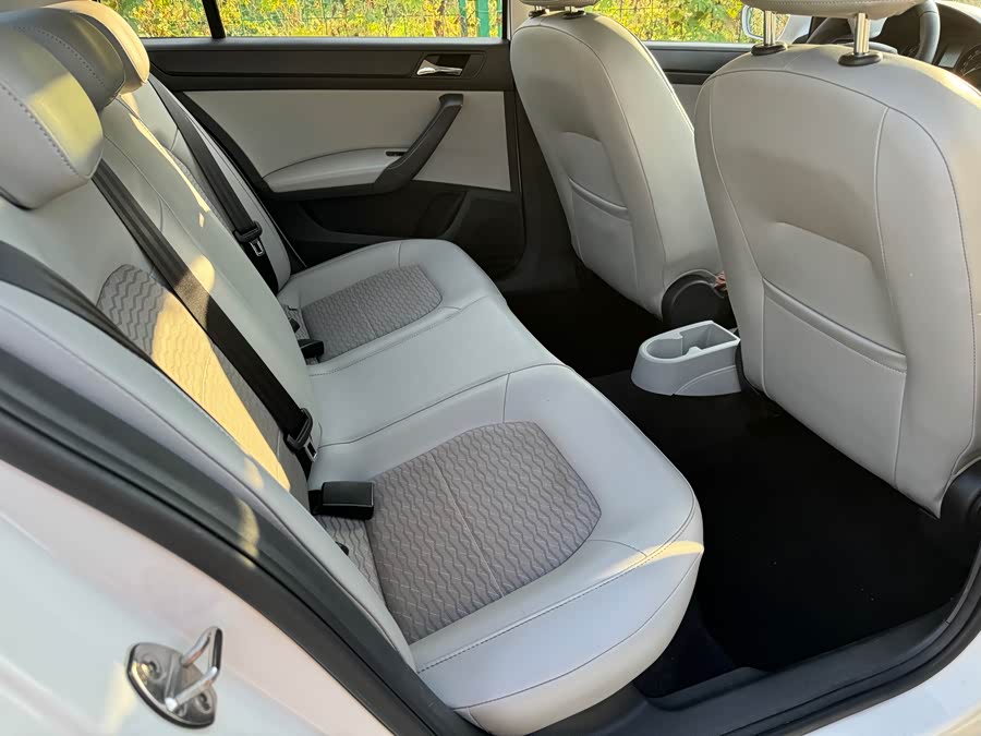 Skoda Rapid 2017 #6 Skoda Rapid 2017 car image #6