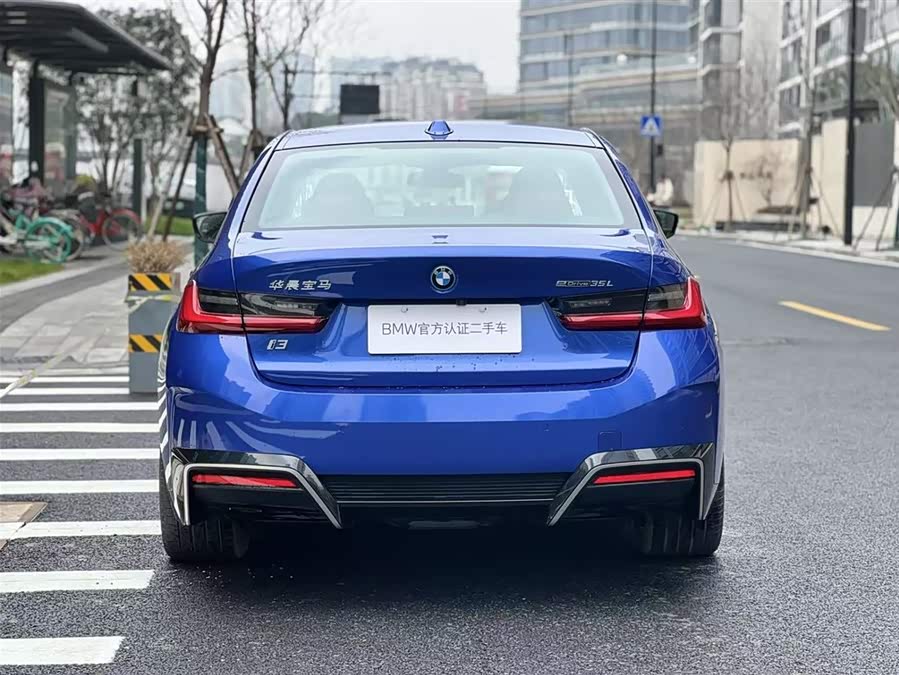 BMW i3 2024 car image #6