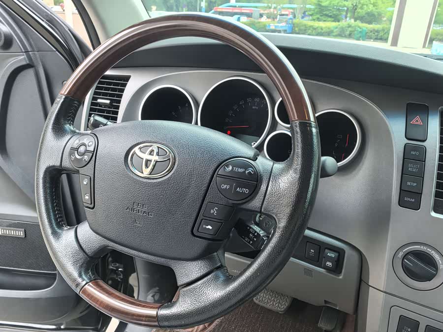 Toyota Sequoia 2013 #6 Toyota Sequoia 2013 immagine di auto #6