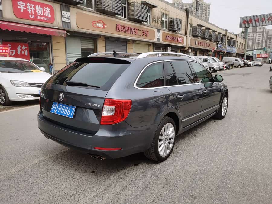 Skoda Superb Combi 2014 car image #6